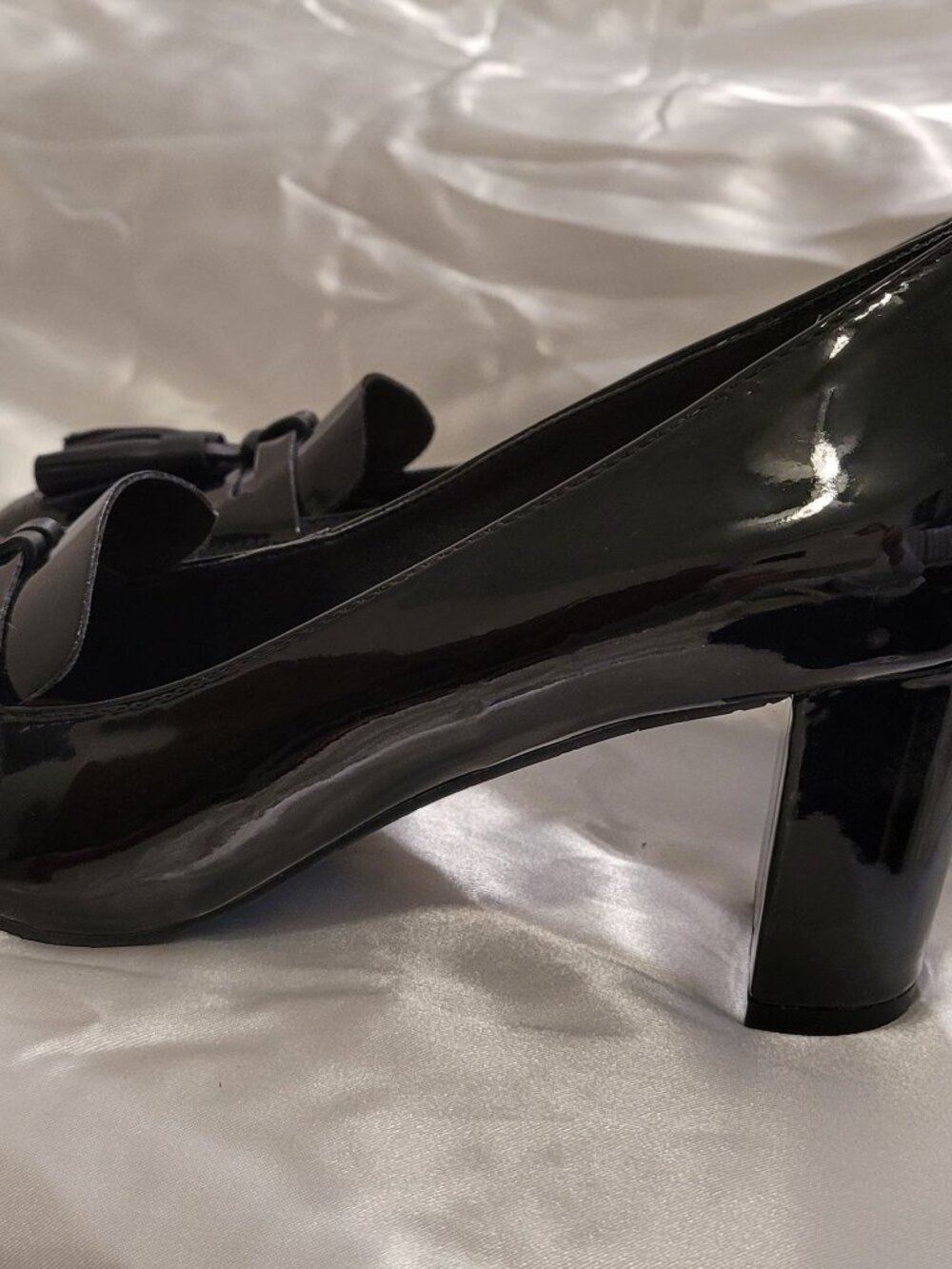 TASSELL BLACK PATENT PUMP - Picture 8 of 8